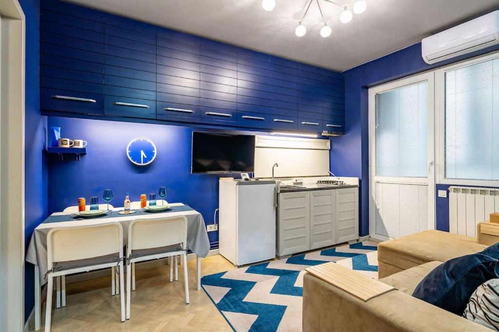 Modern - Central Apartment Bucharest Luaran gambar
