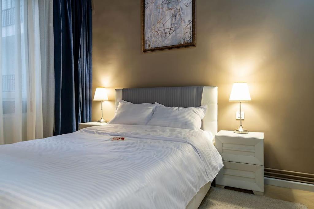Modern - Central Apartment Bucharest Luaran gambar